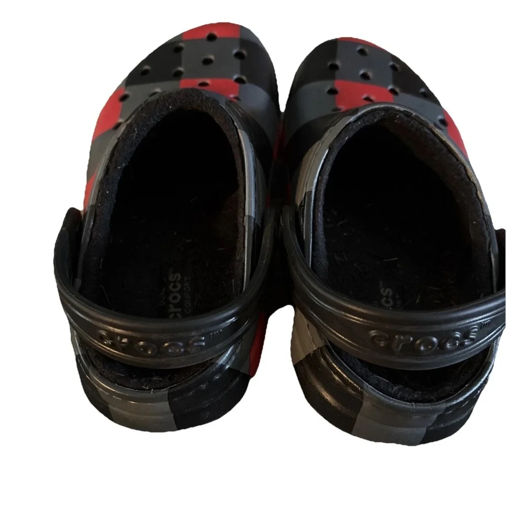 Crocs Classic Fur Lined Plaid Fleece‎ Clog Grey Red Black Kids Size  C11
